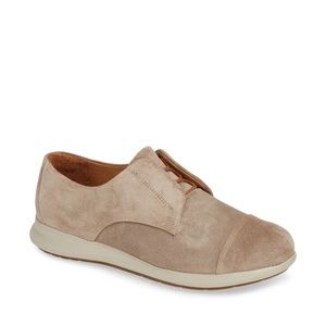 NWT!!! Samuel Hubbard Freedom Now - Taupe Suede